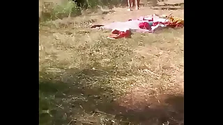 Hot harlot gets her ass wet with a bottle water